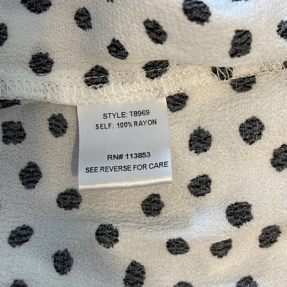 Sugar Lips Off the Shoulder Size Medium White w/Black Polka Dots Blouse PreOwned - Picture 6 of 6